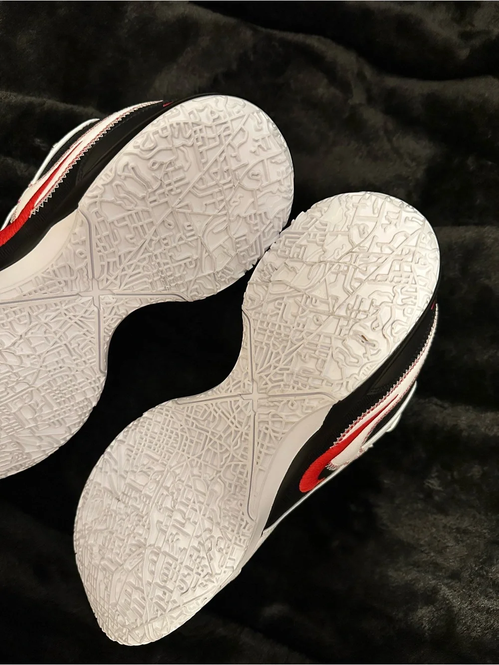 NEW LeBron NXXT Gen AMPD Basketball Shoes White/ Red/Black Sz 11.5 *READ